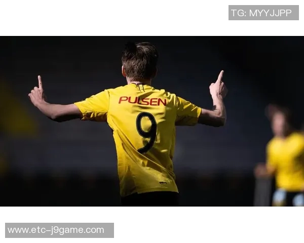 赫根与斯瑞斯的对决分析：战术布局与球员表现的全面解读